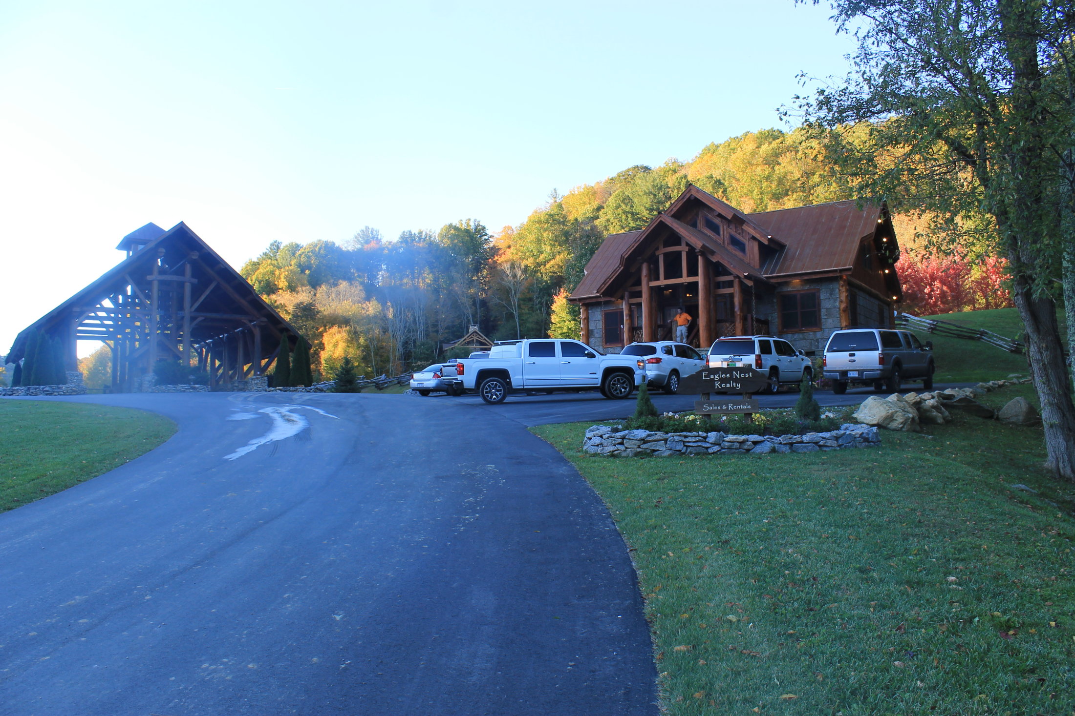 Driveway, Timberworks Commercial Realty Office Building